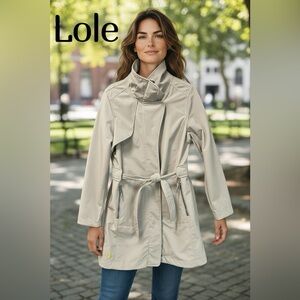 Lole Gray softshell trench in great condition